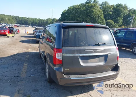 2016 Chrysler Town & Country Touring из США, поврежденный, VIN 2C4RC1BG5GR215114